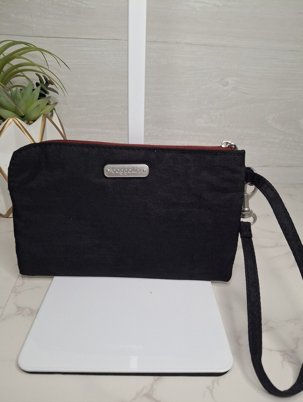 Baggallini Black Cheetah RFID Wristlet Wallet Nylon NWOT